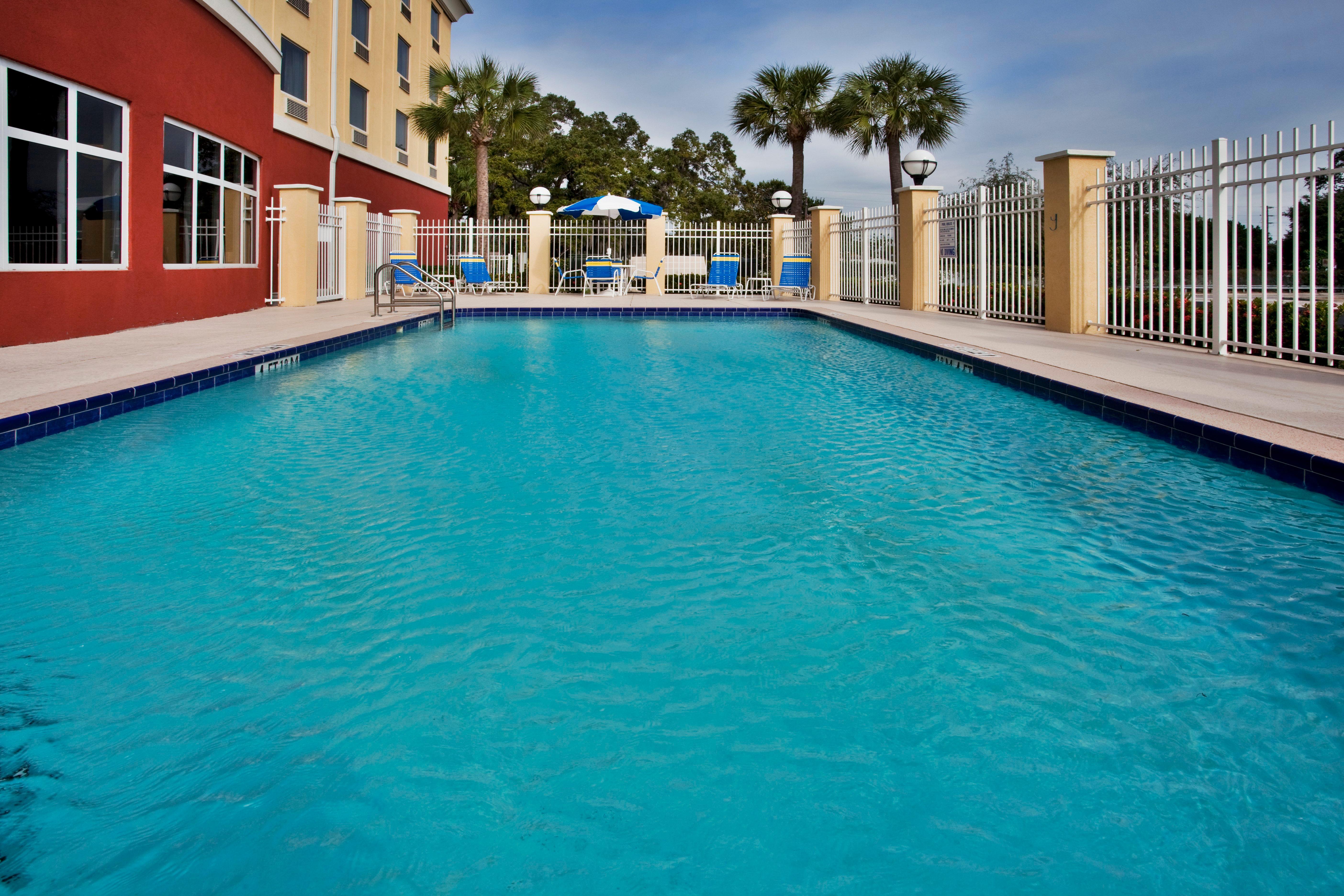 Holiday Inn Express St. Petersburg North / I-275 By Ihg Extérieur photo