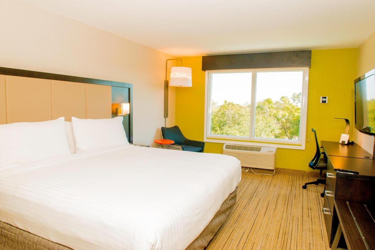 Holiday Inn Express St. Petersburg North / I-275 By Ihg Extérieur photo